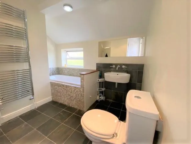 Queens Walk, Stamford, PE9, photo 14