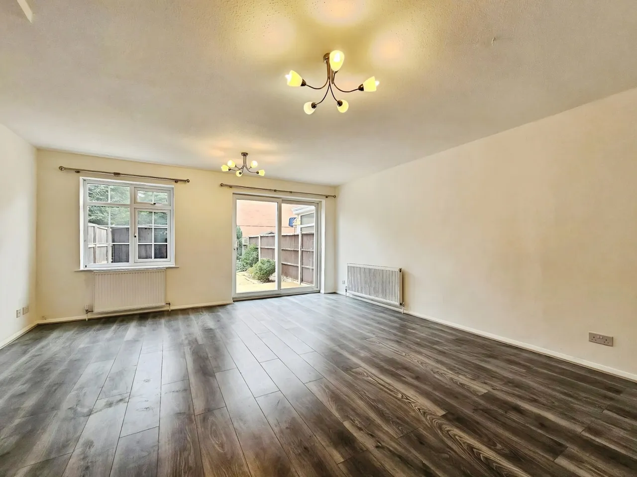 Waters Drive, Staines, TW18, photo 2