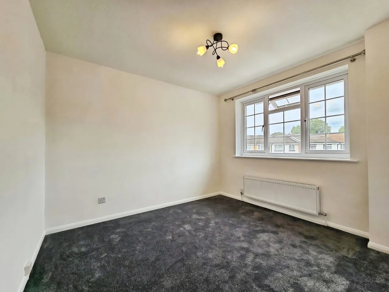 Waters Drive, Staines, TW18, photo 7
