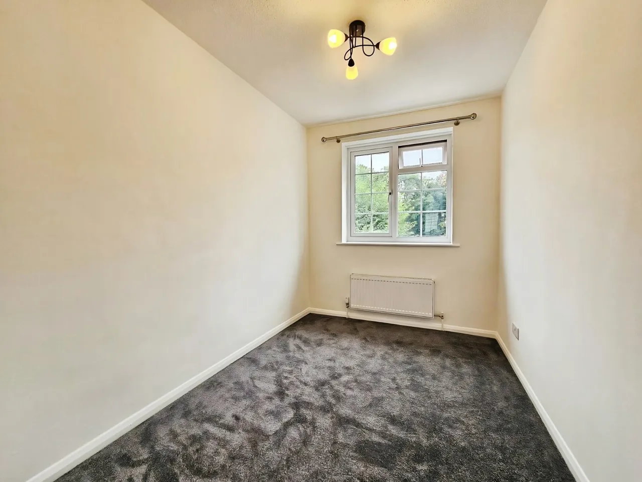 Waters Drive, Staines, TW18, photo 8