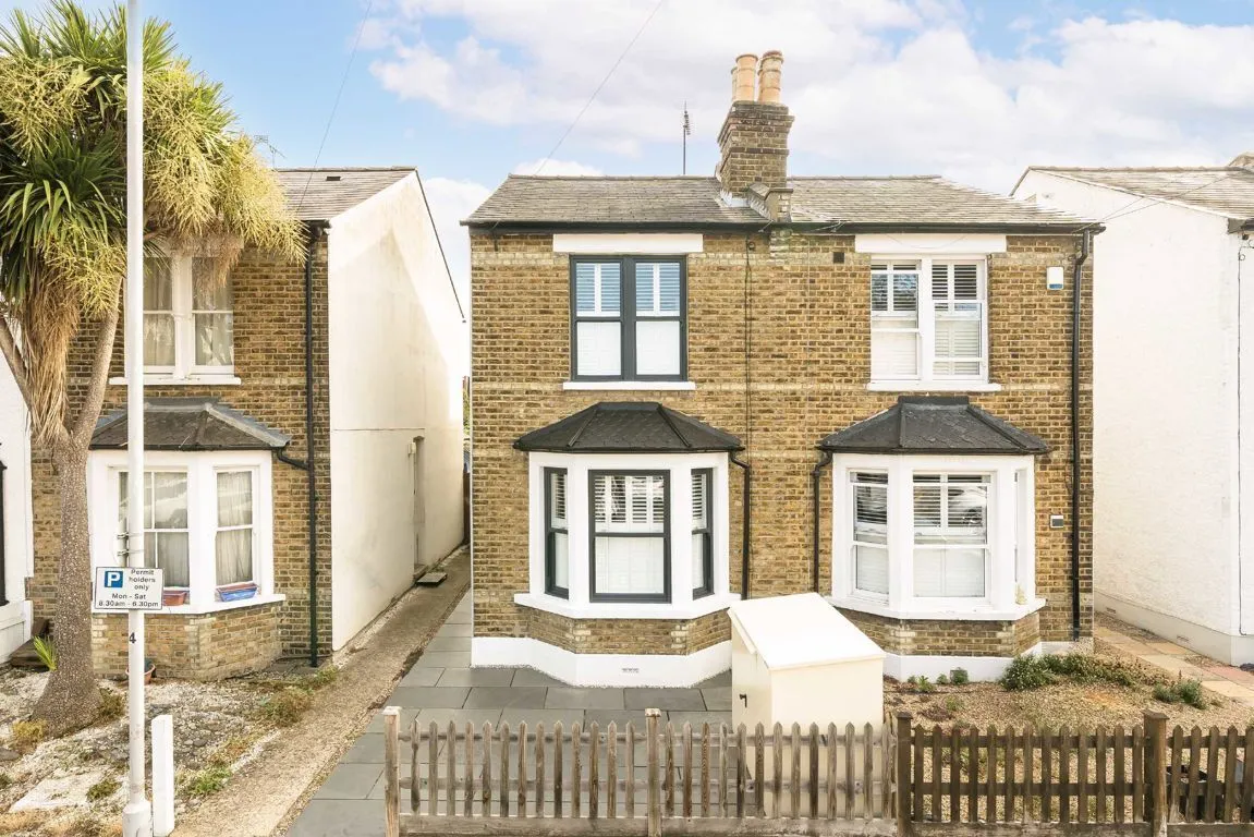 2 bed flat for sale, Willoughby Road, KT2