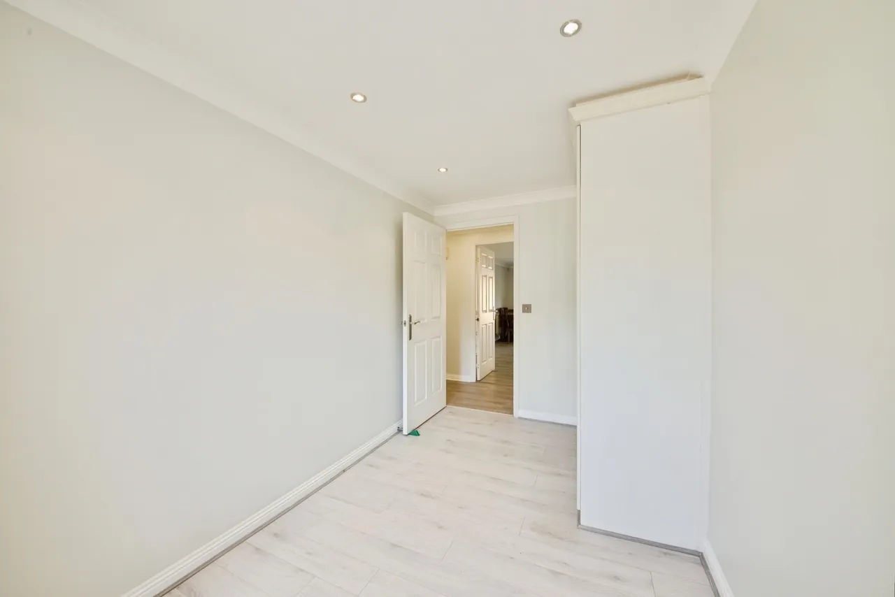 Stafford Close, London, N14, photo 19