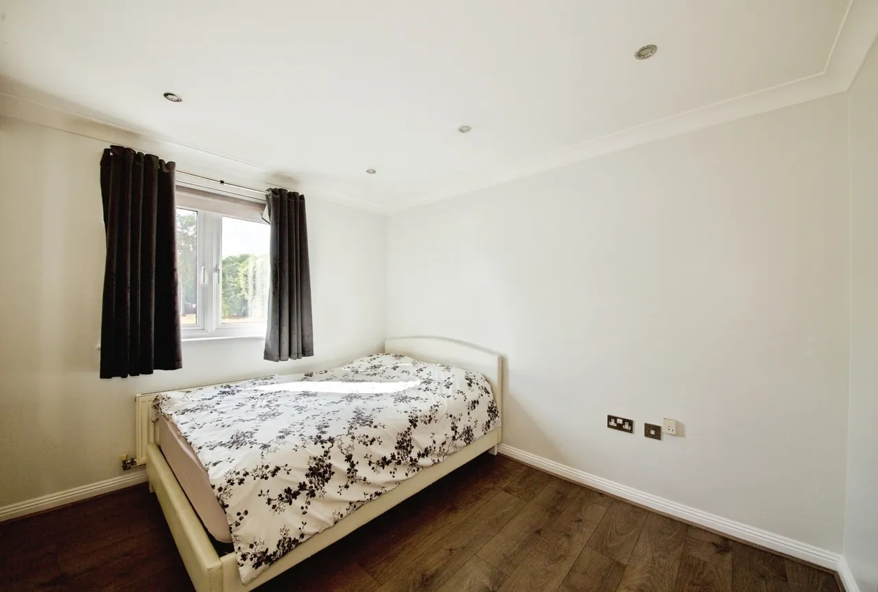 Stafford Close, London, N14, photo 20