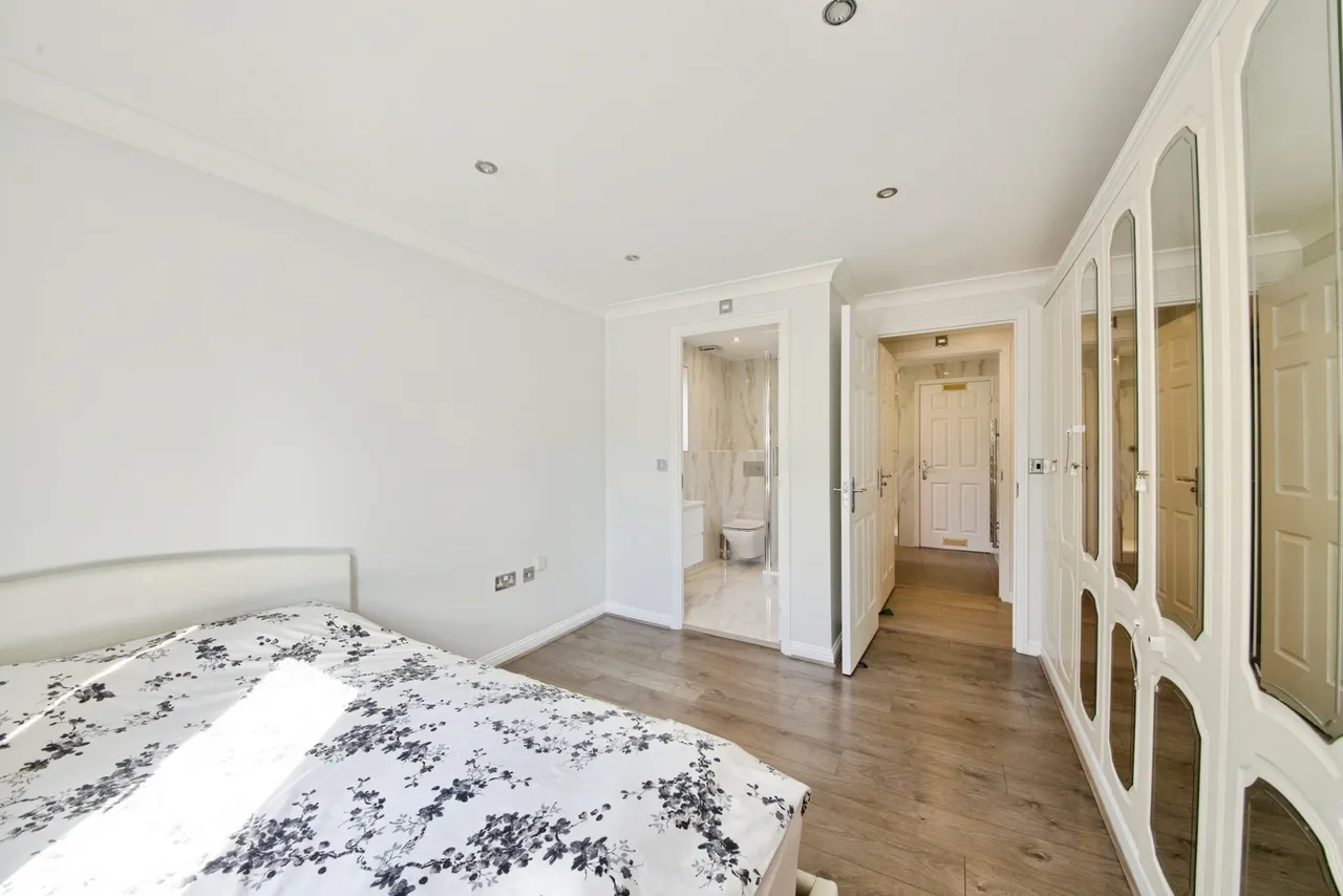 Stafford Close, London, N14, photo 25