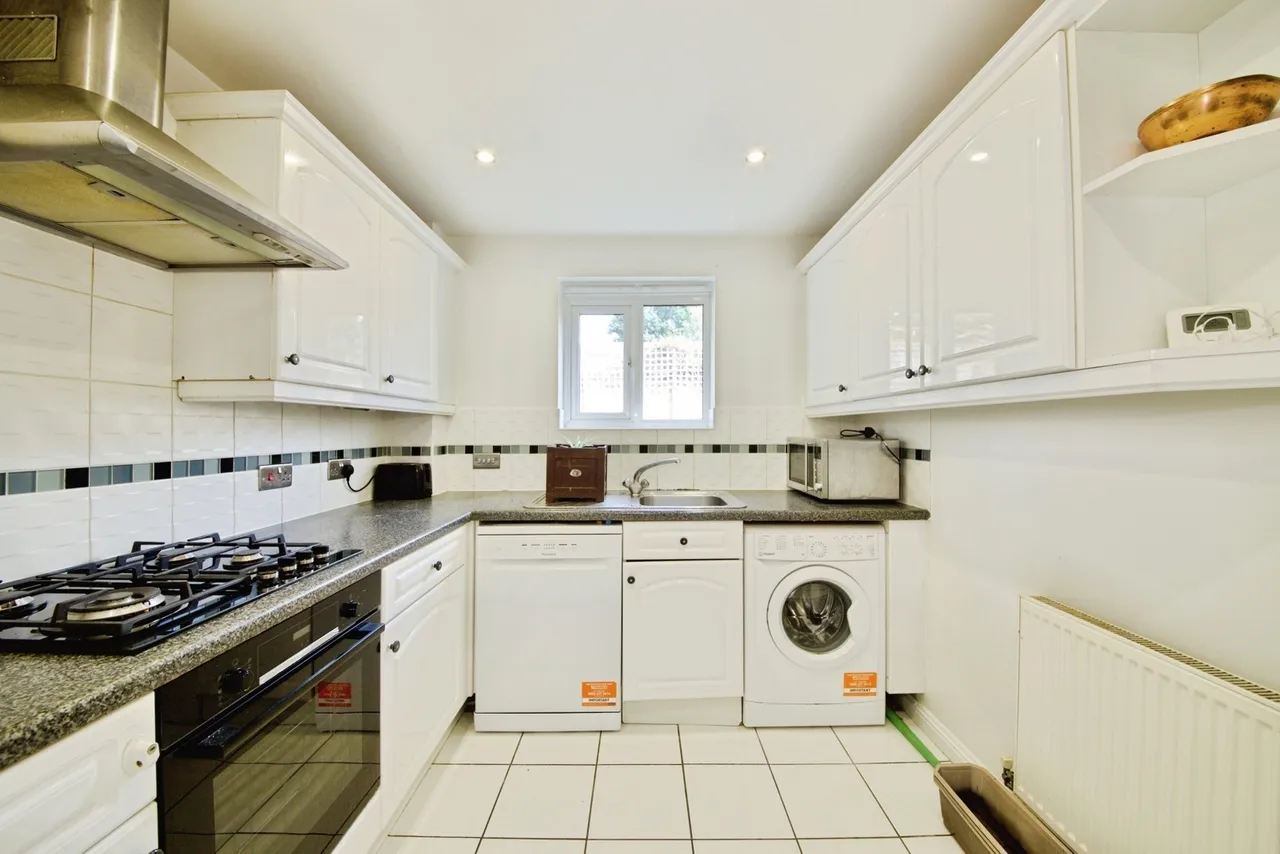 Stafford Close, London, N14, photo 9