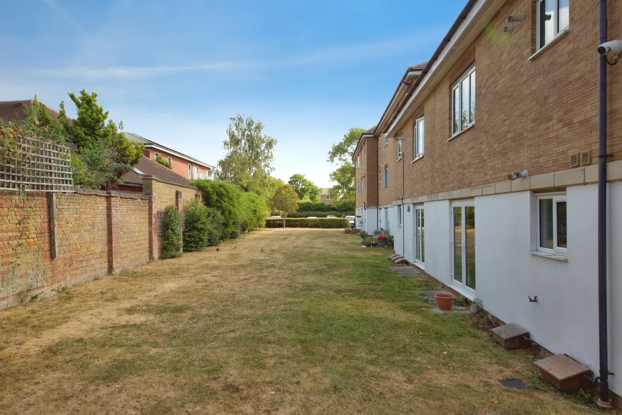 Stafford Close, London, N14, photo 5
