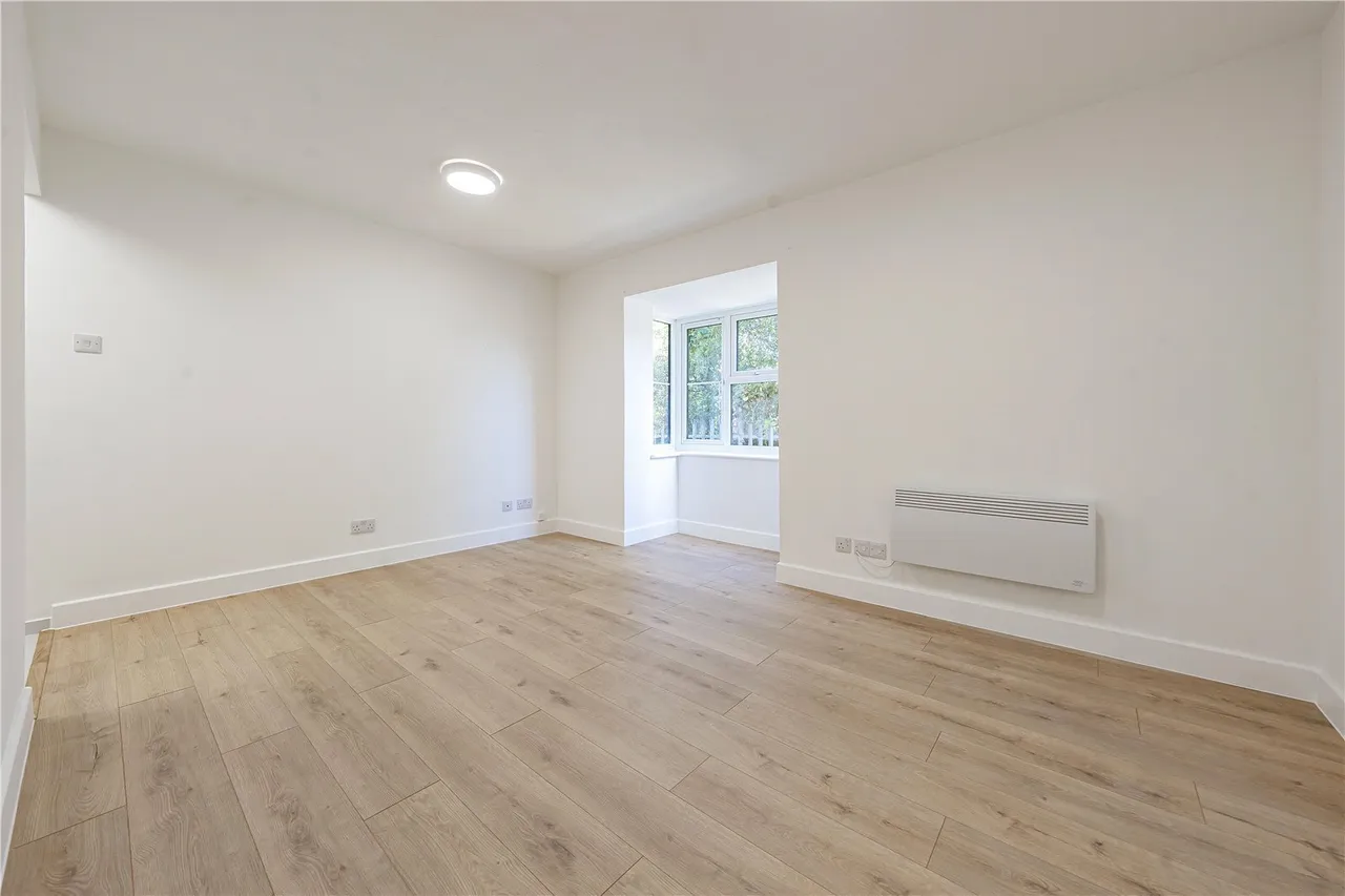 Clarkes Drive, Uxbridge, UB8, photo 4