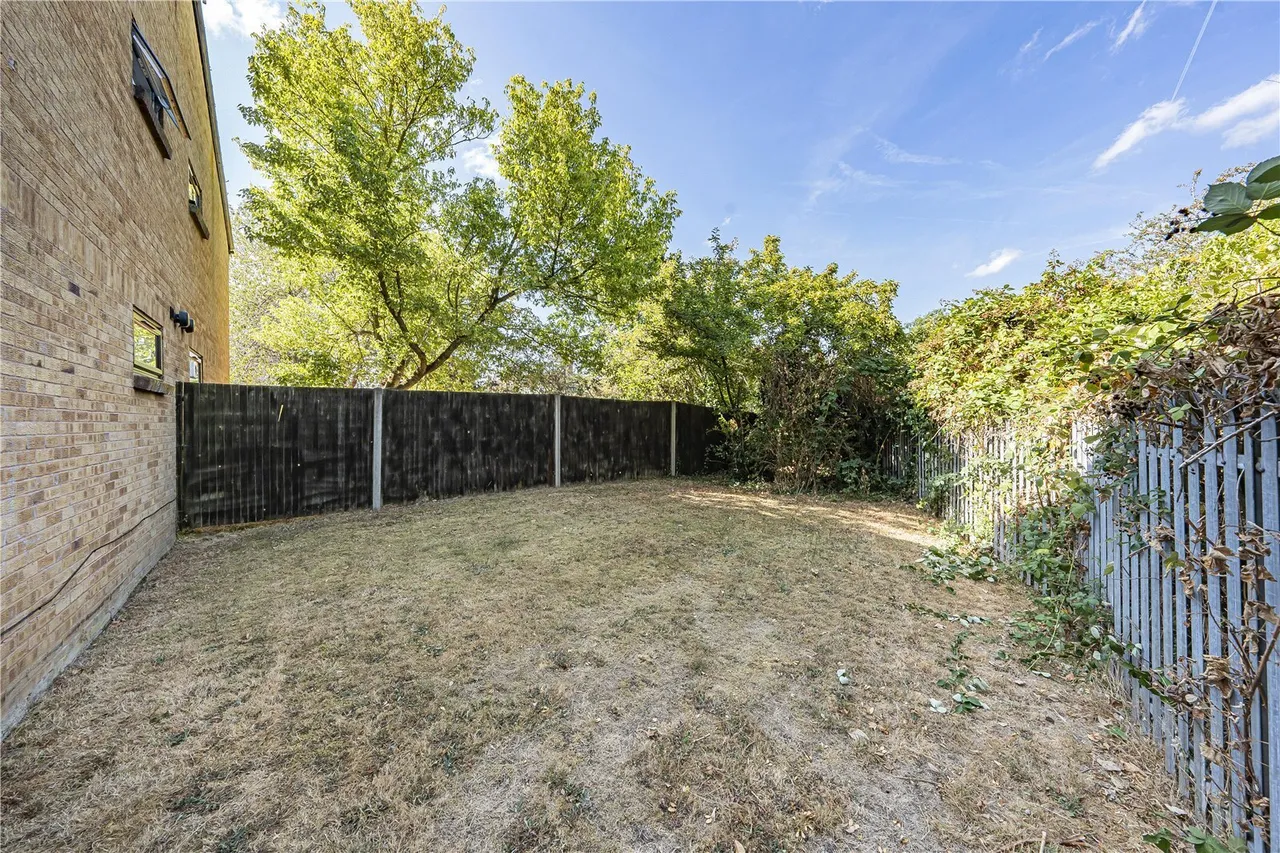 Clarkes Drive, Uxbridge, UB8, photo 8