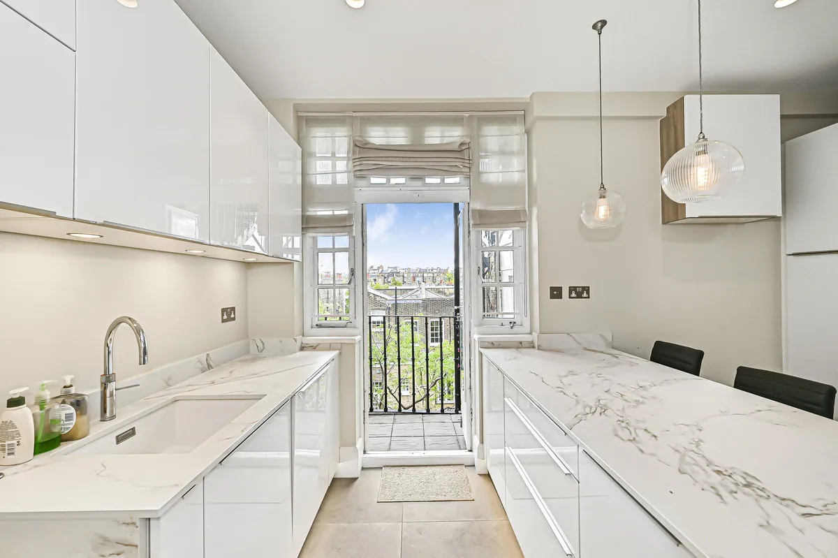 Abingdon Villas, London, W8, photo 2