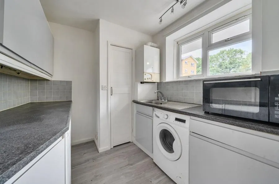 Windlesham Road, Priestwood, RG42, photo 2