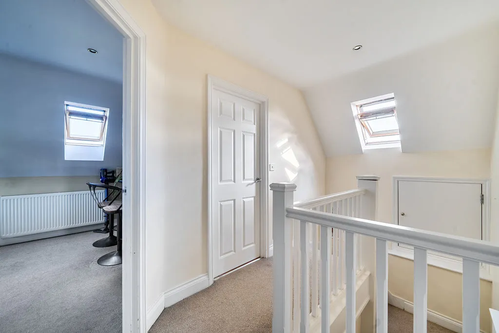 Hersham Road, Hersham, KT12, photo 9