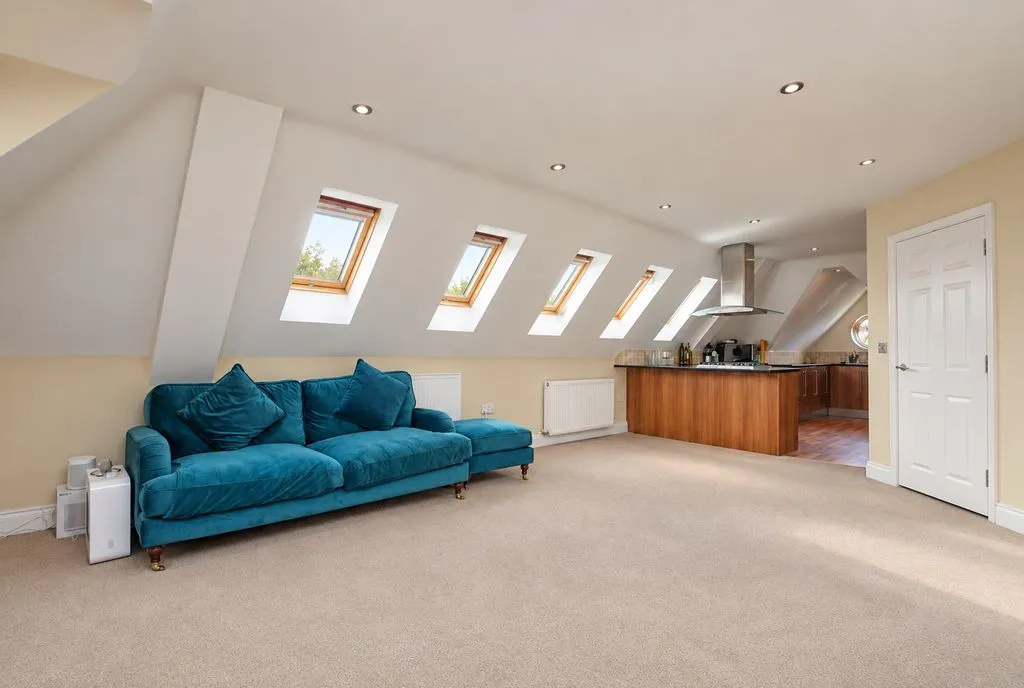 Hersham Road, Hersham, KT12, photo 6