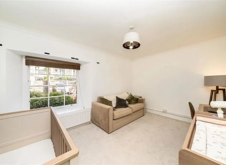 Gilbert Close, Woolwich, SE18, photo 5