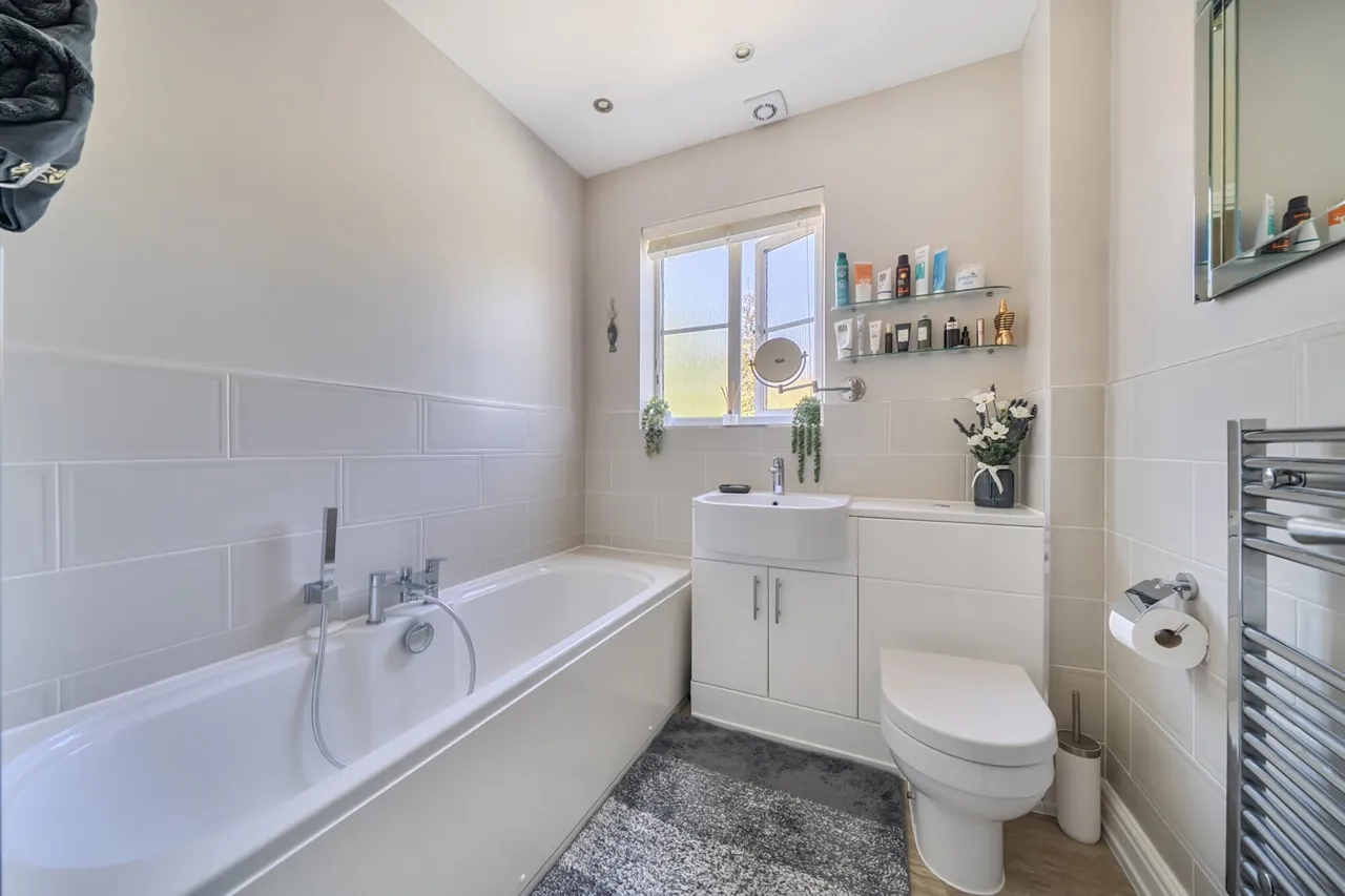 Oldfield Drive, Rochester, ME1, photo 9