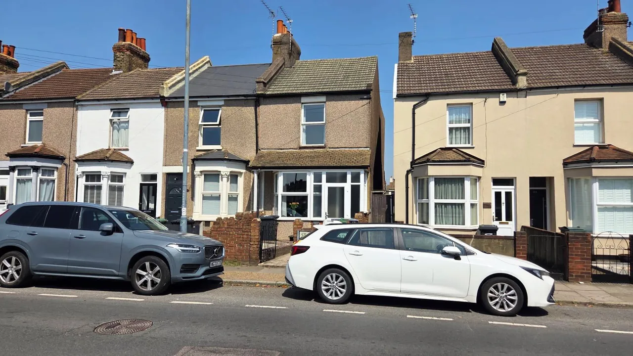 3 bed house for sale — St. Vincents Road, Dartford, DA1 1UX