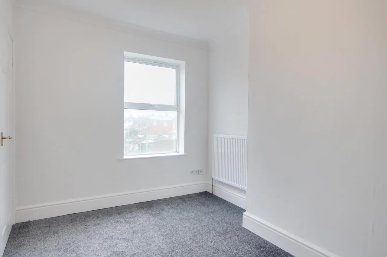 Knowles Road, Tredworth, GL1, photo 8