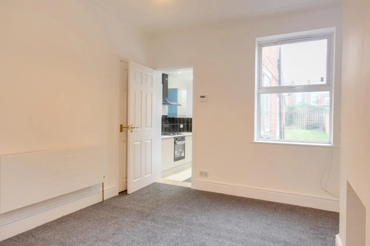 Knowles Road, Tredworth, GL1, photo 2