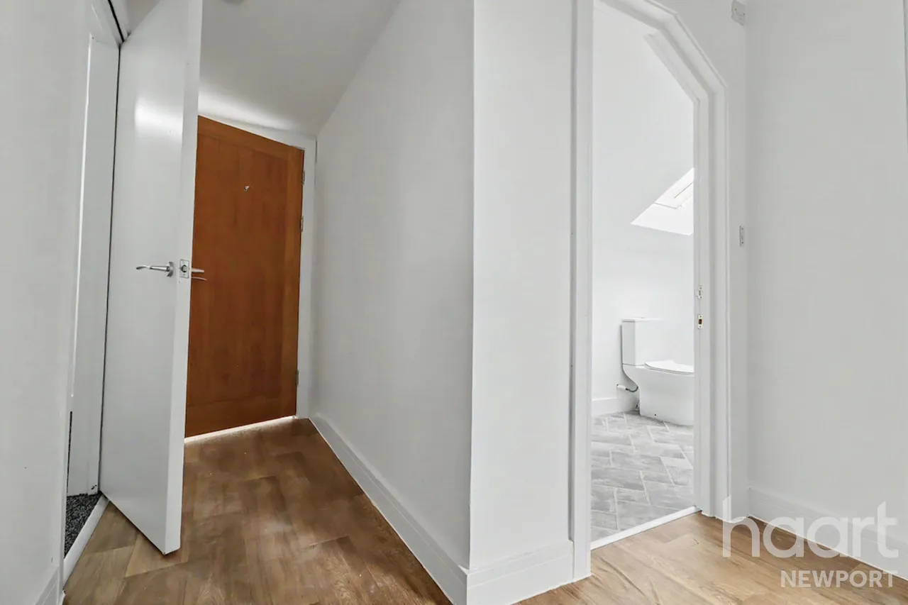 Commercial Street, NP20, photo 9