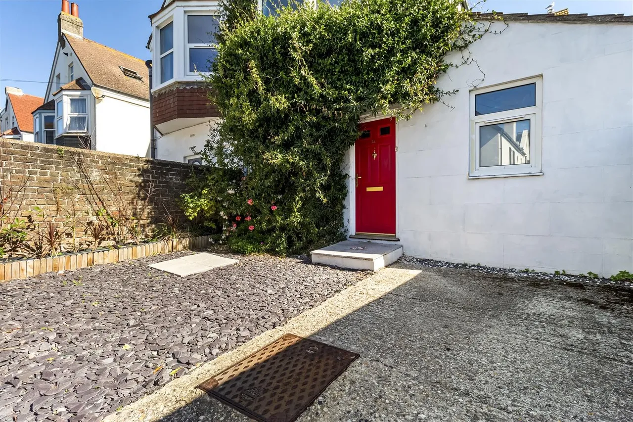 St. Georges Road, Worthing, photo 27