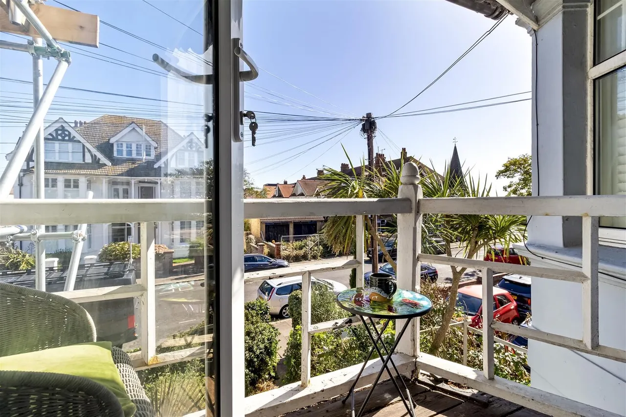 St. Georges Road, Worthing, photo 14