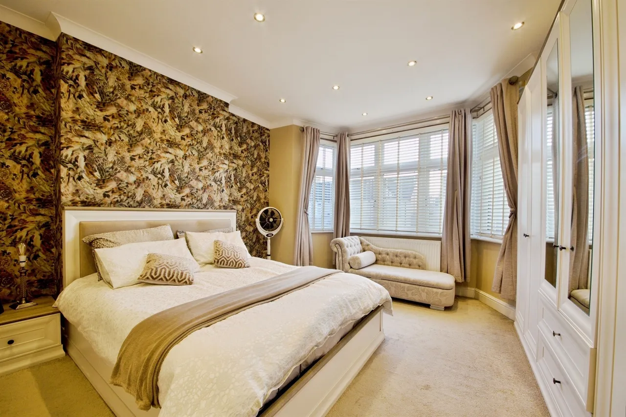 Hurstbourne Gardens, Barking, photo 6