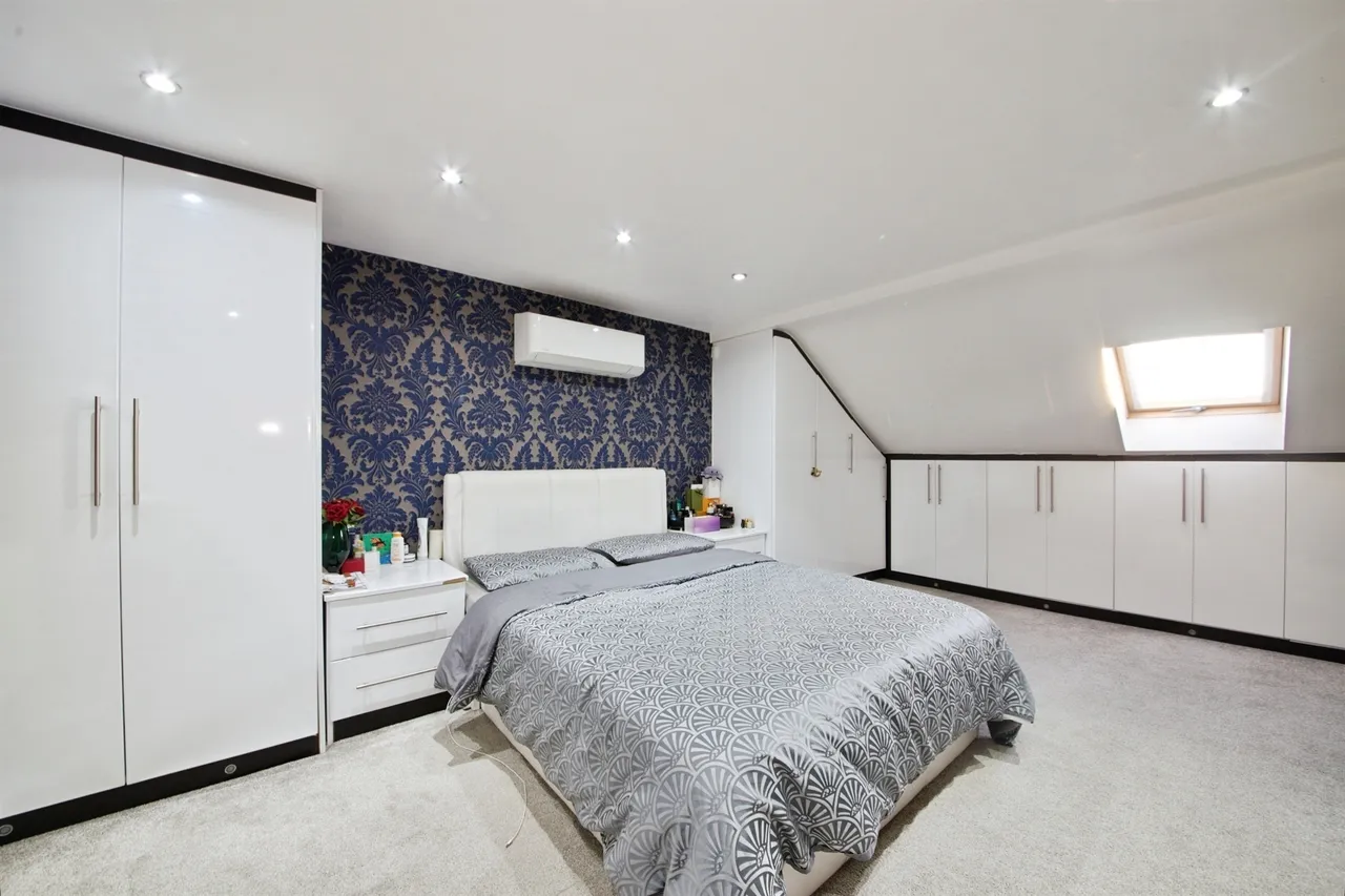 Hurstbourne Gardens, Barking, photo 5