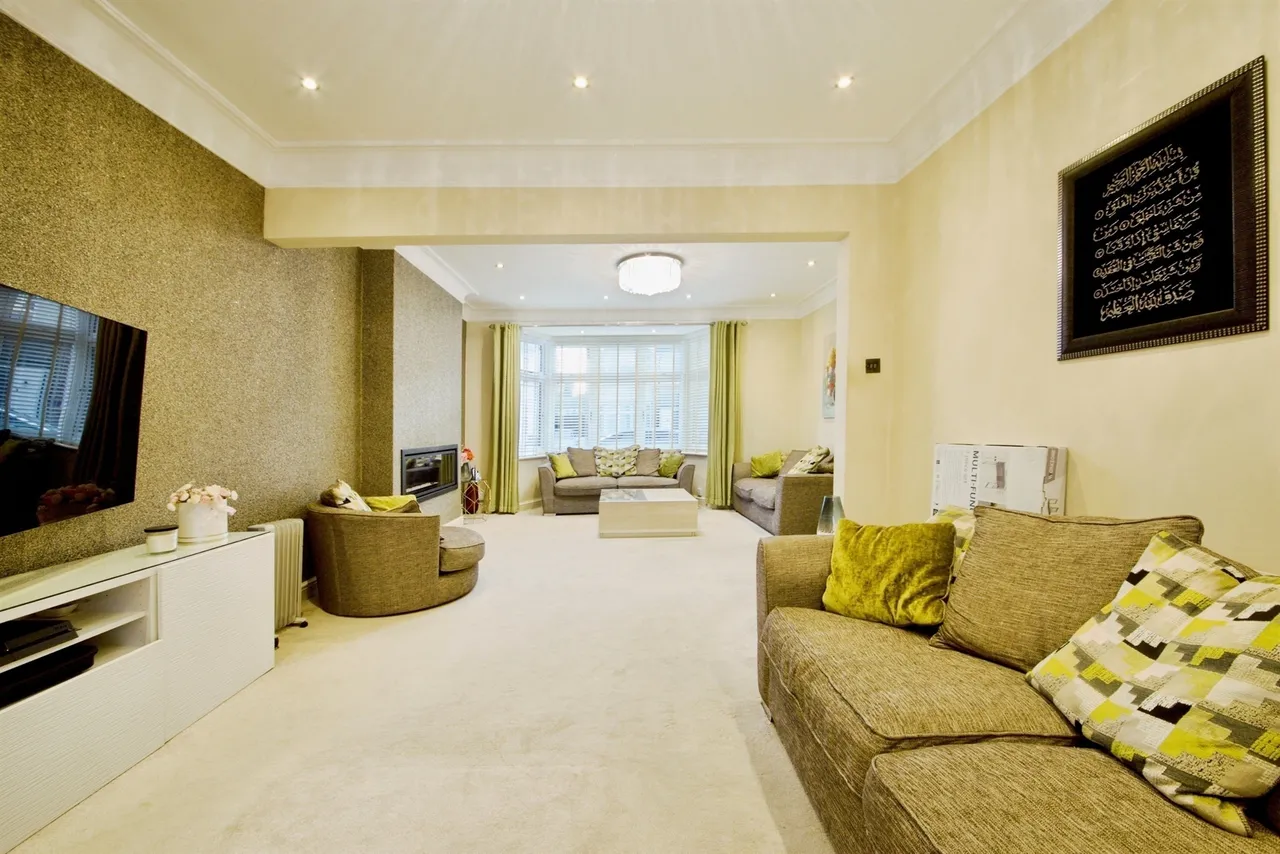 Hurstbourne Gardens, Barking, photo 10