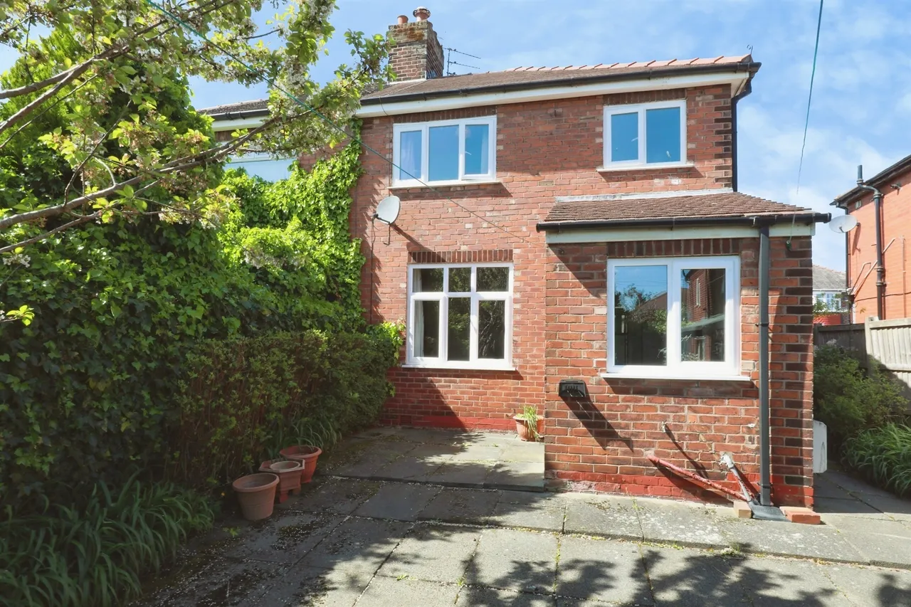 Manor Drive, Northwich, CW9, photo 2