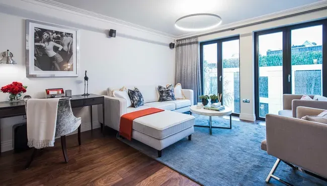 2 bed flat to rent — TWO BEDROOM, TO LET, 161 FULHAM ROAD ...