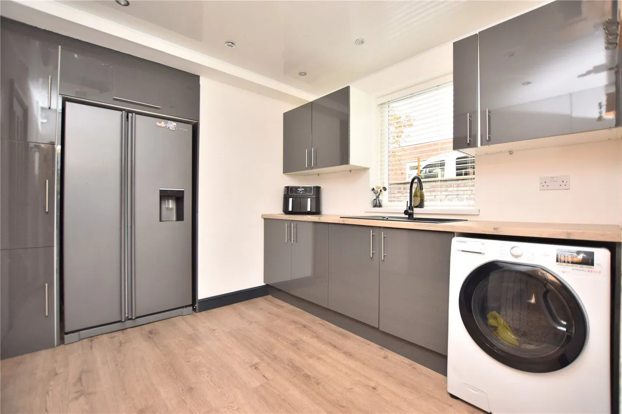 Park Avenue, Crossgates, LS15, photo 5
