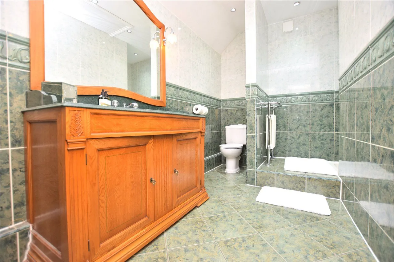 Park Avenue, Crossgates, LS15, photo 23