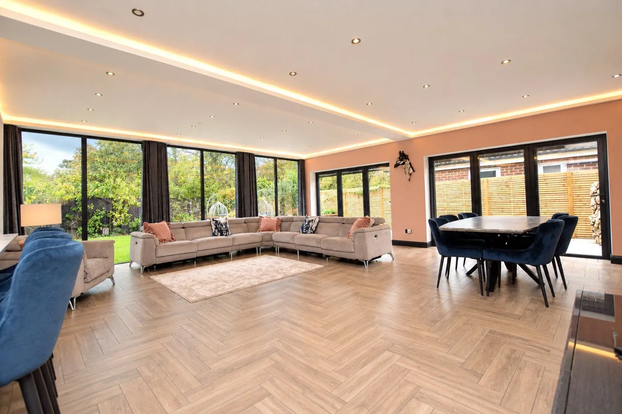 Park Avenue, Crossgates, LS15, photo 3
