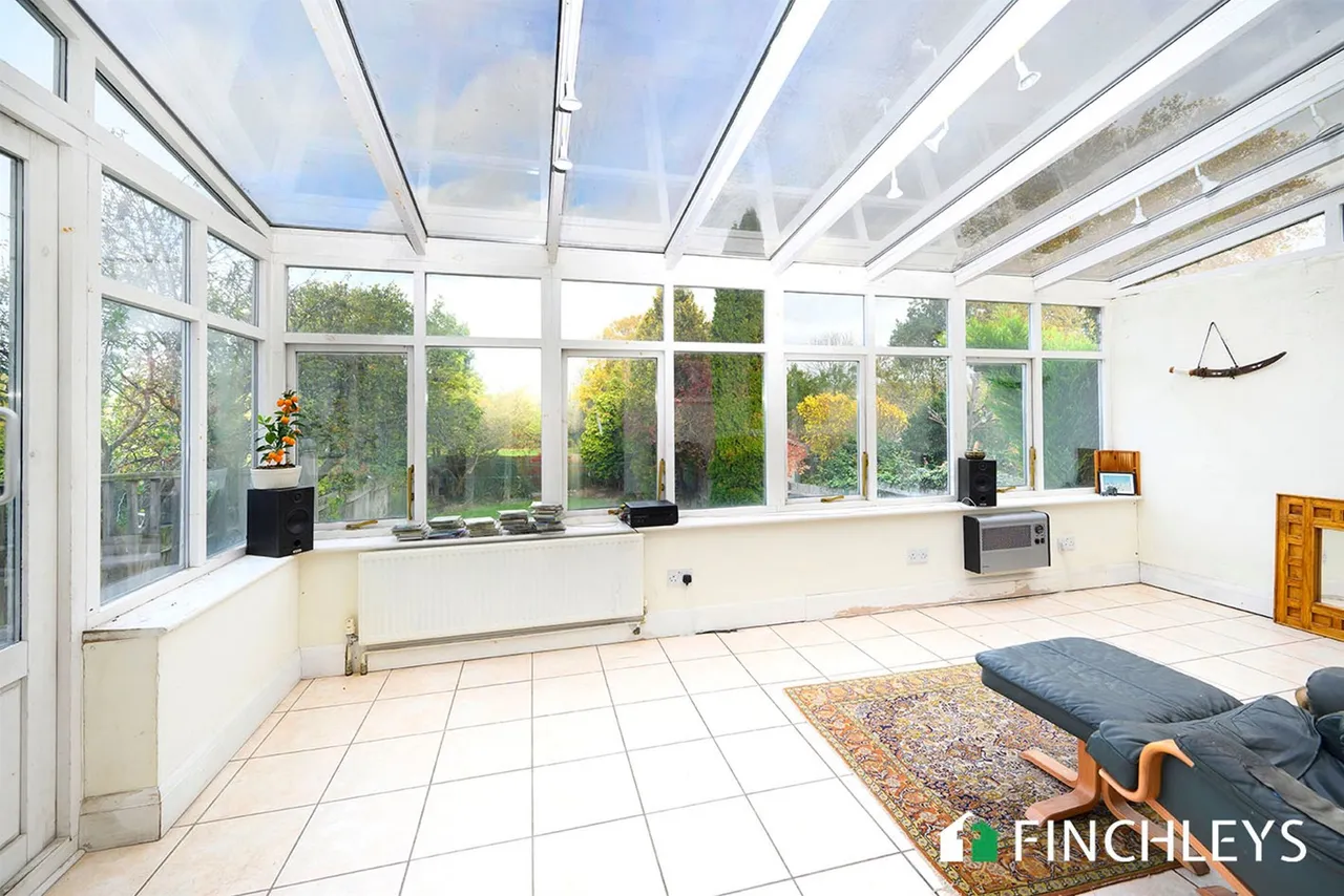 Lyndhurst Gardens, London, N3, photo 9