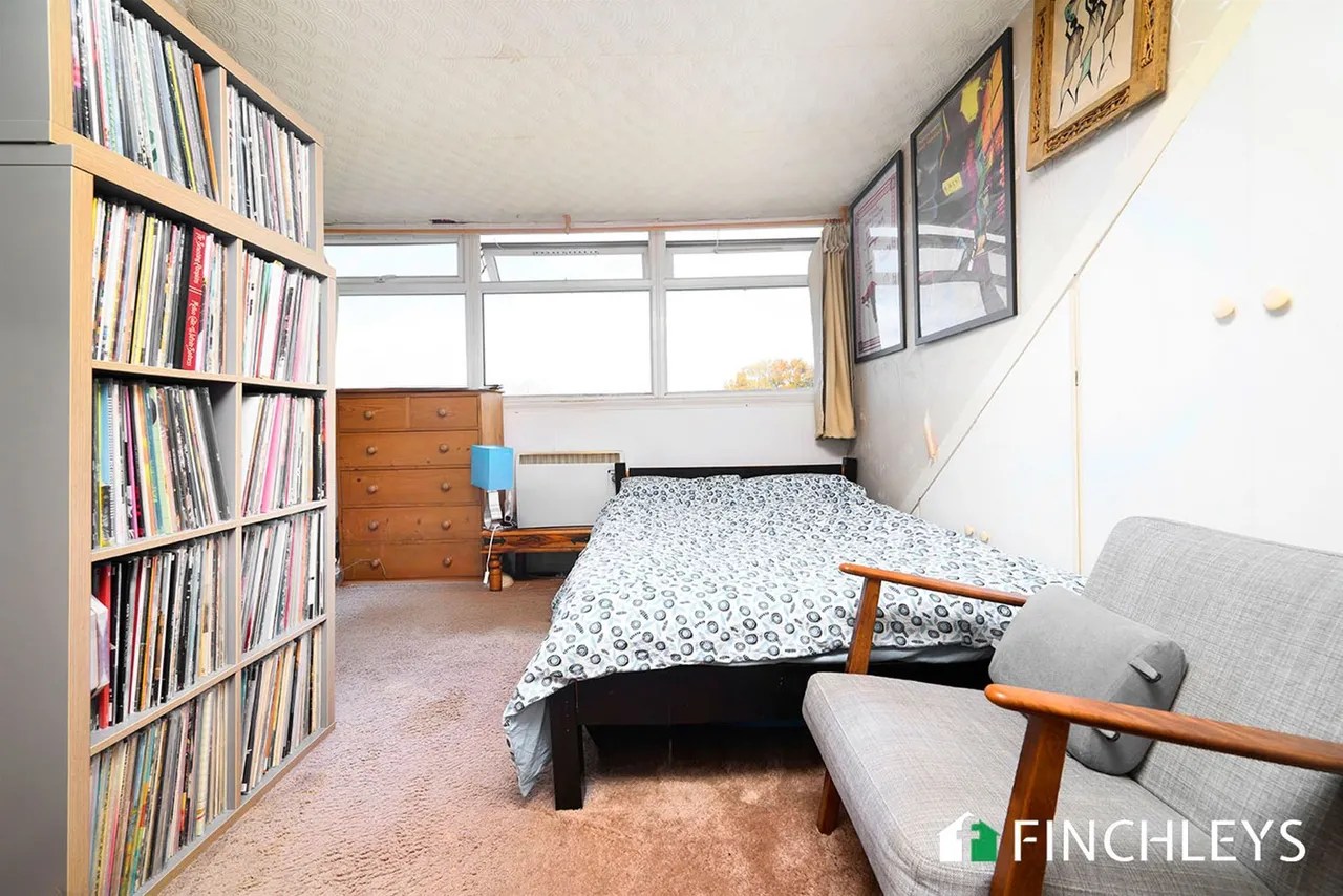 Lyndhurst Gardens, London, N3, photo 18
