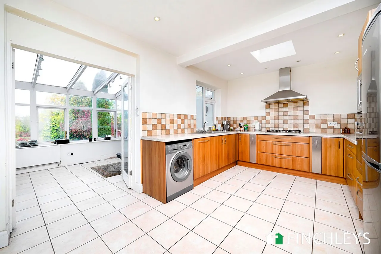 Lyndhurst Gardens, London, N3, photo 4