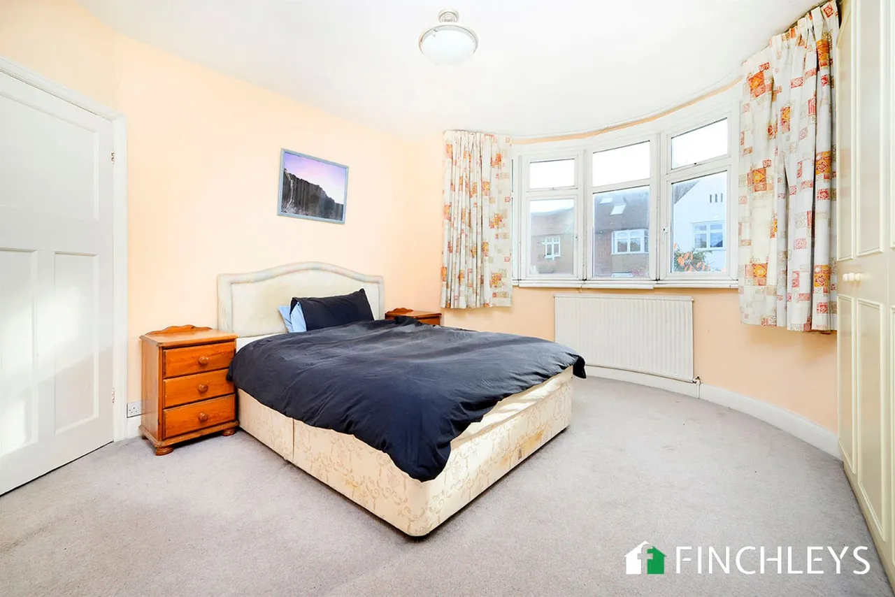 Lyndhurst Gardens, London, N3, photo 10