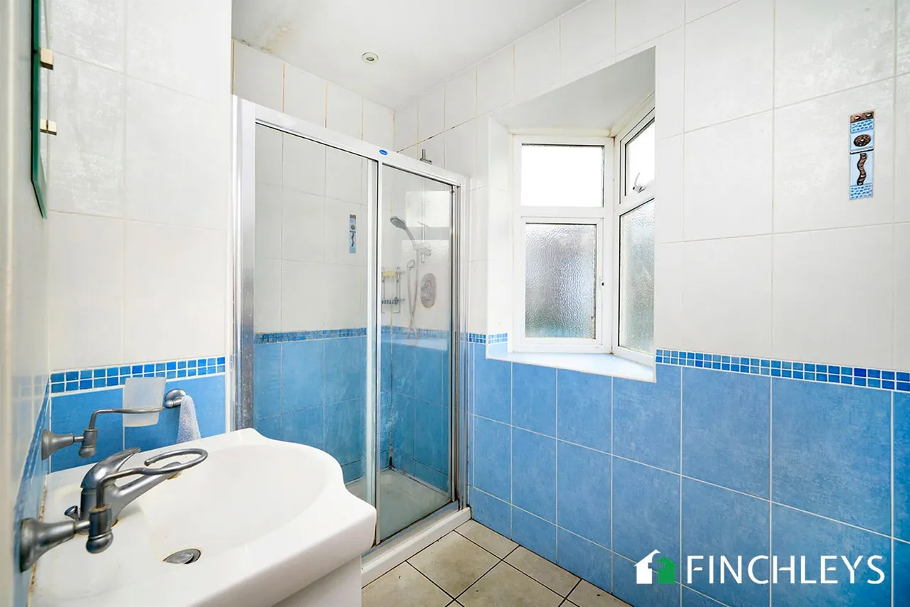 Lyndhurst Gardens, London, N3, photo 11