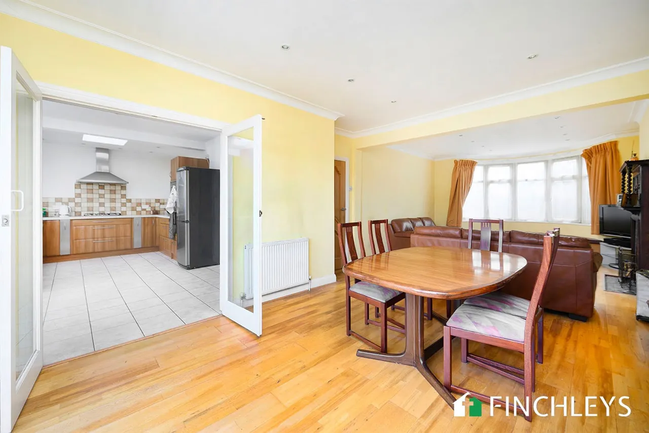 Lyndhurst Gardens, London, N3, photo 8
