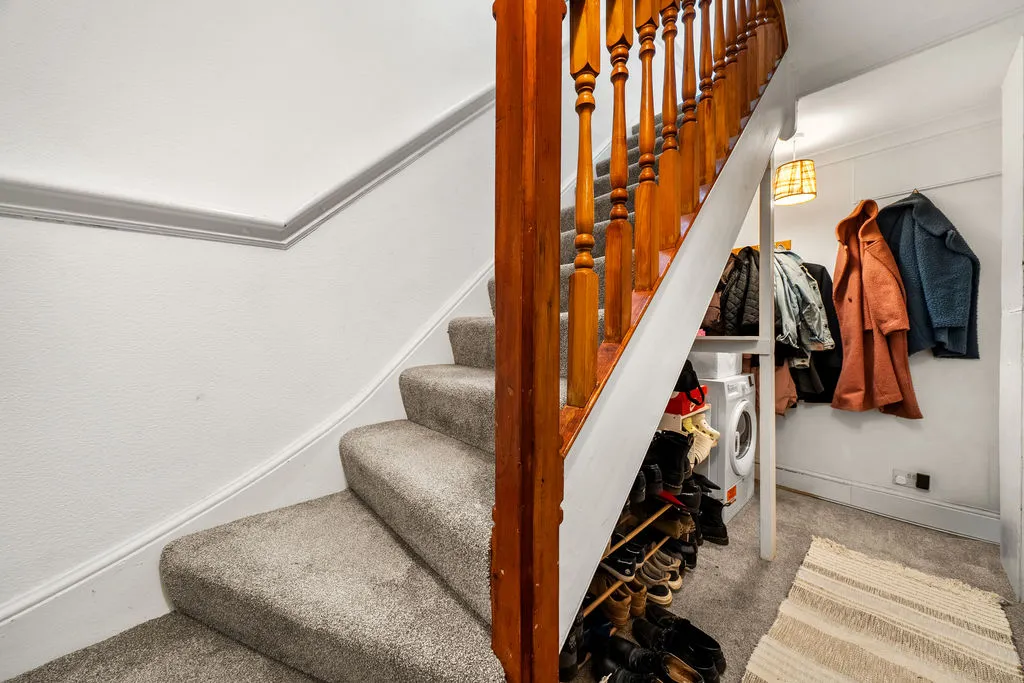 Laburnum Road, Chertsey KT16 8BY, photo 12