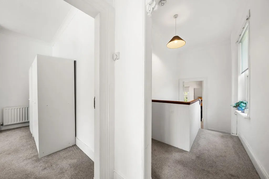 Laburnum Road, Chertsey KT16 8BY, photo 11