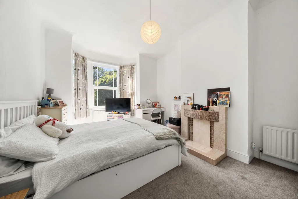 Laburnum Road, Chertsey KT16 8BY, photo 8