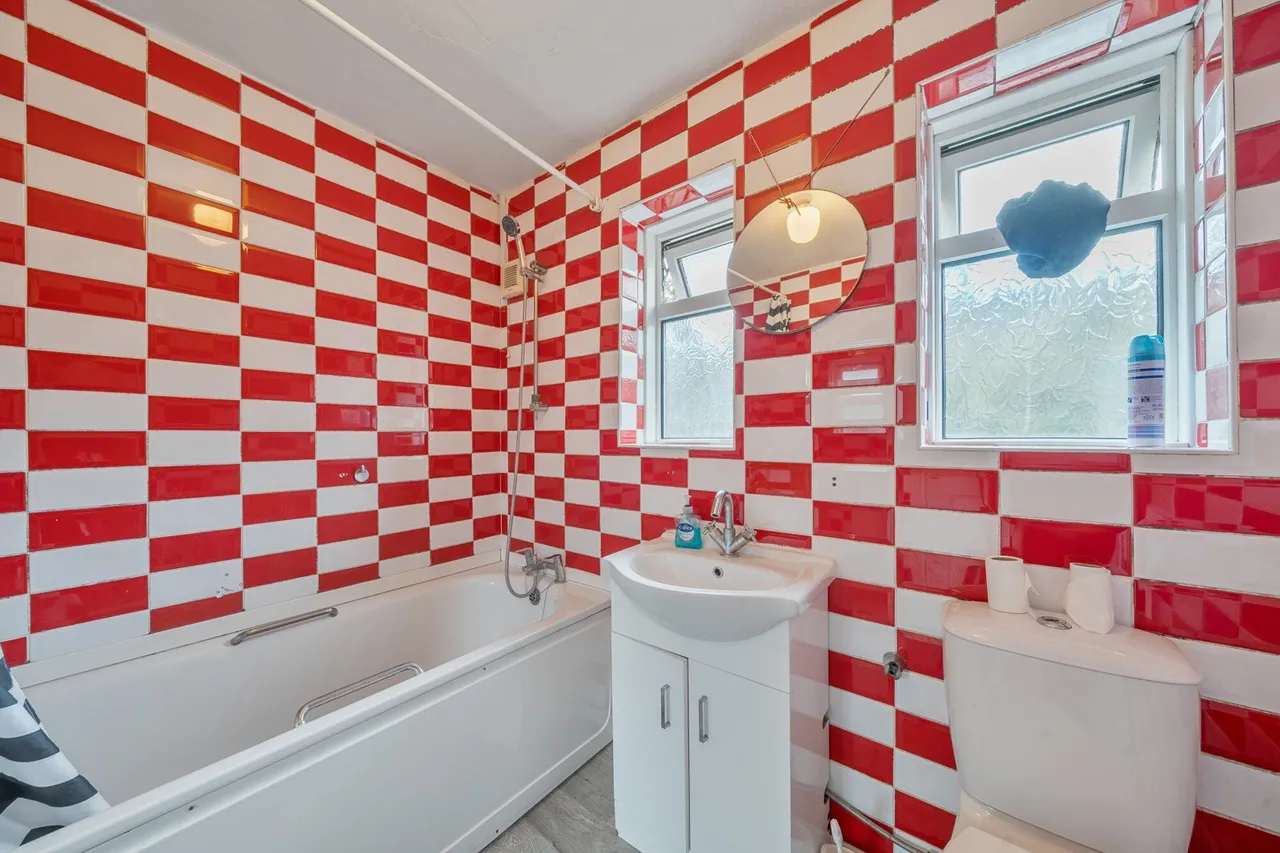McLeod Road, SE2, photo 6