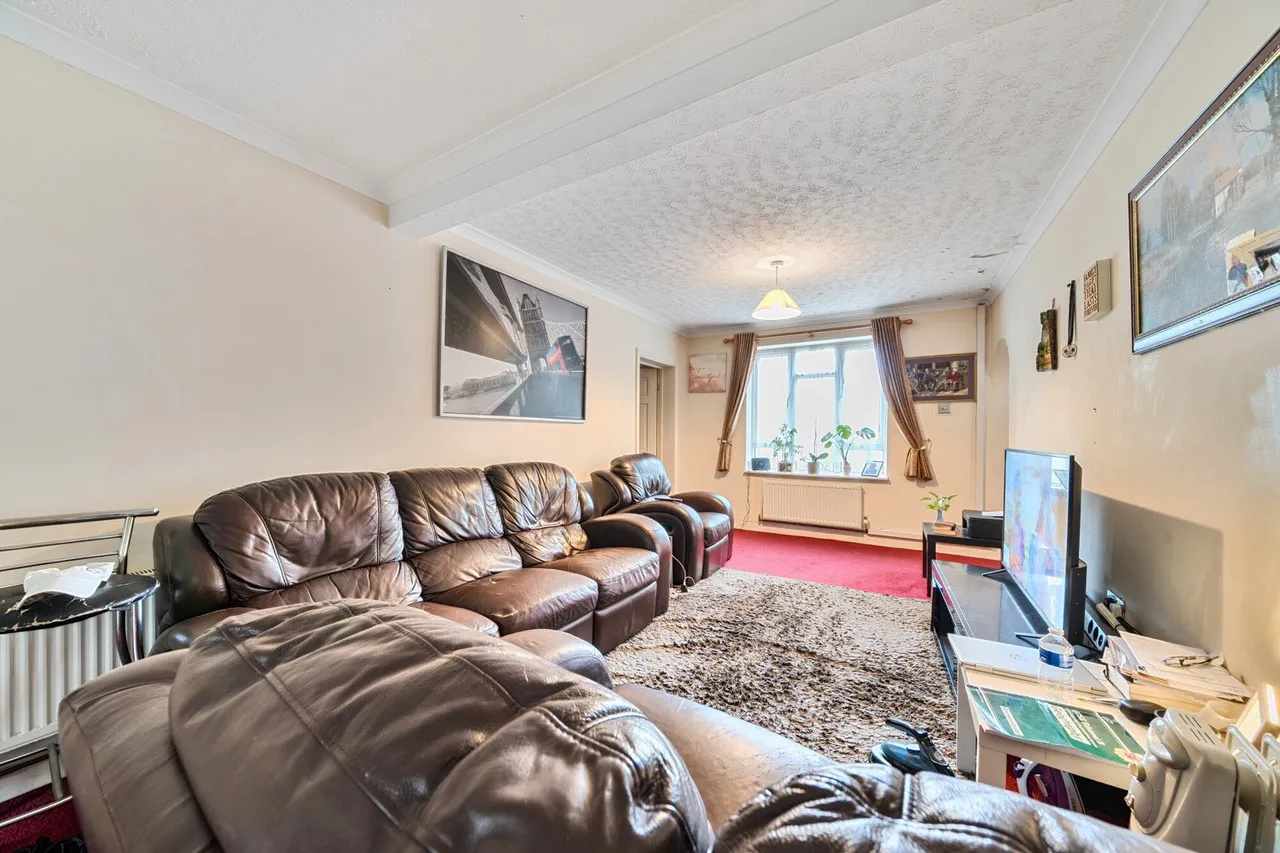 McLeod Road, SE2, photo 2
