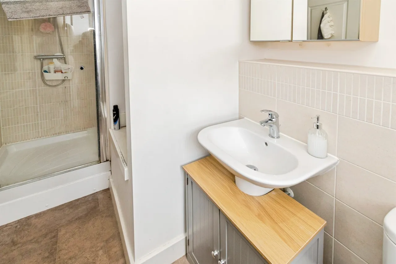 Moore Close, Romsey, photo 11