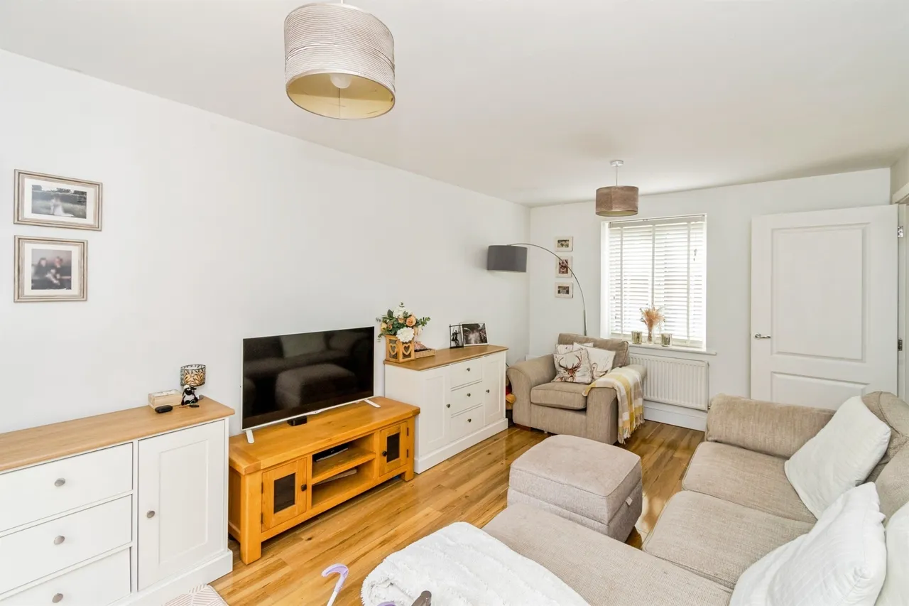 Moore Close, Romsey, photo 4