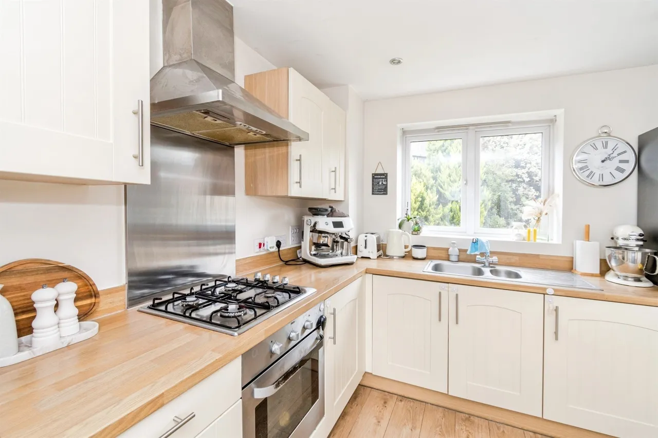 Moore Close, Romsey, photo 6