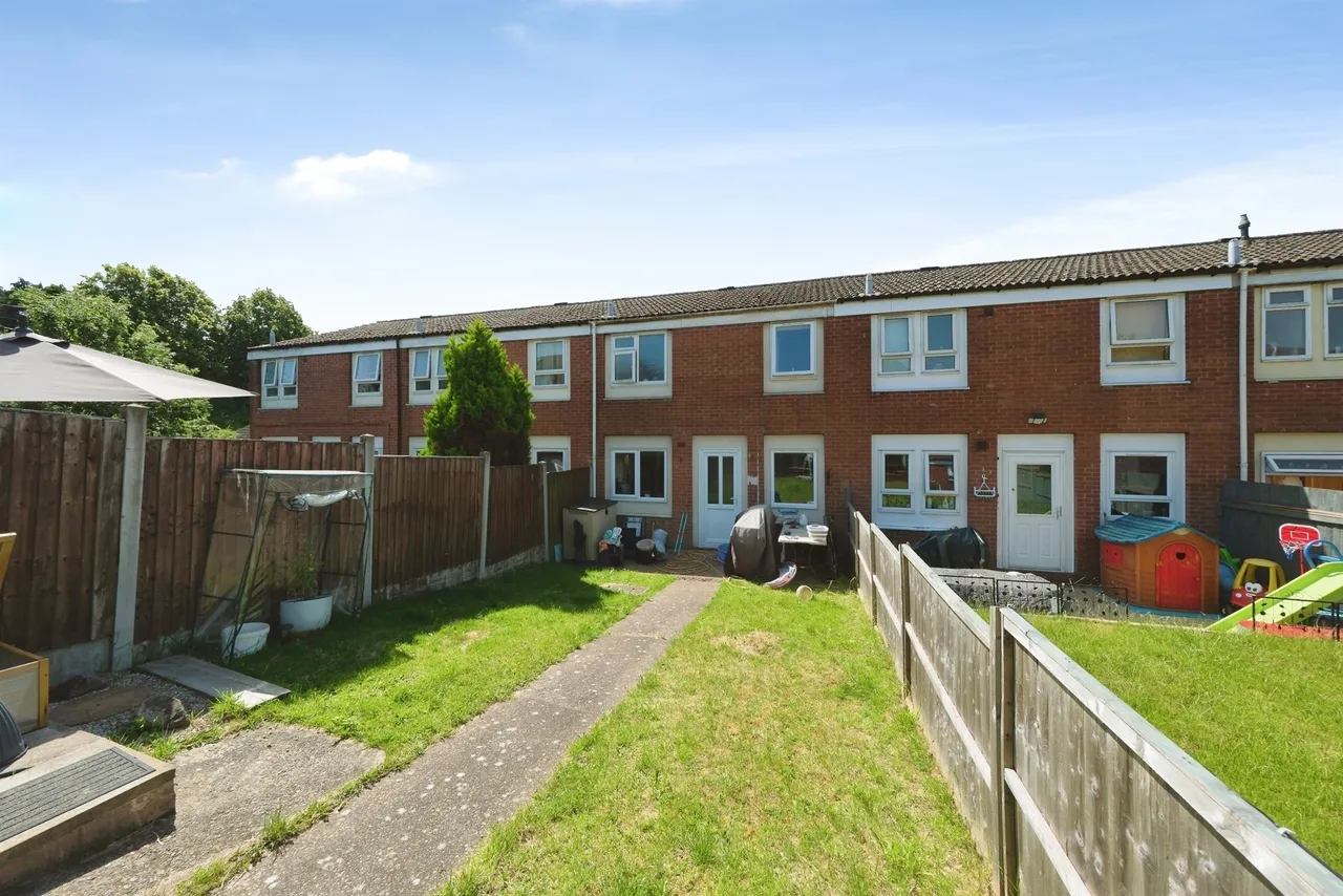 Field Court, Kilburn, DE56, photo 13
