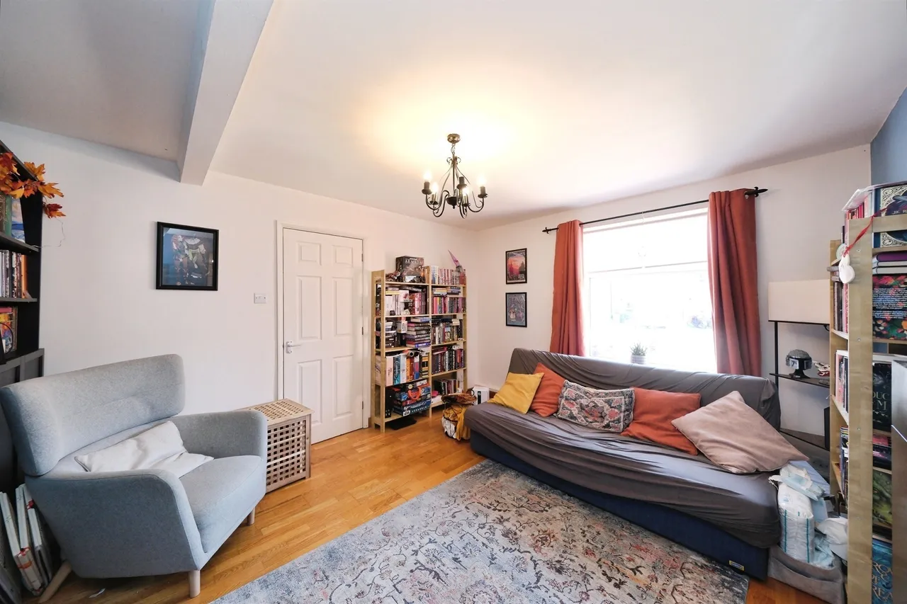 Field Court, Kilburn, DE56, photo 3
