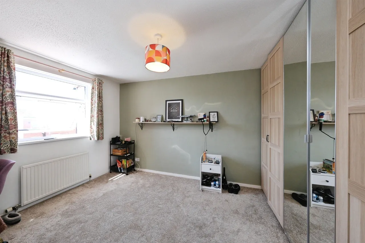 Field Court, Kilburn, DE56, photo 7