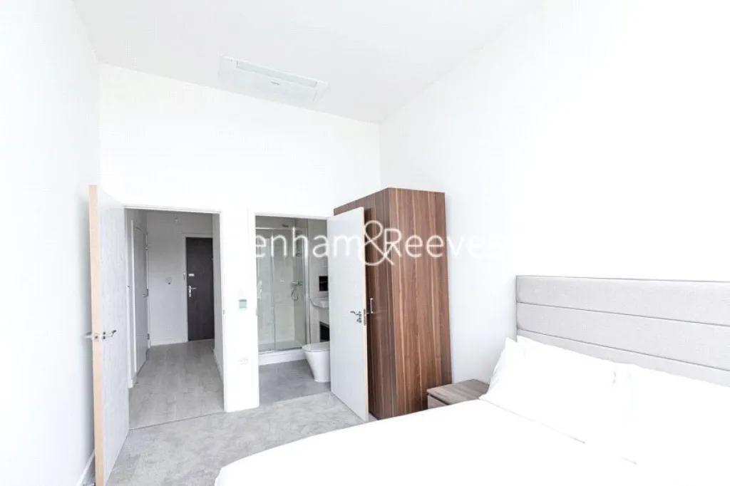Carnation Gardens, Hayes, UB3, photo 10